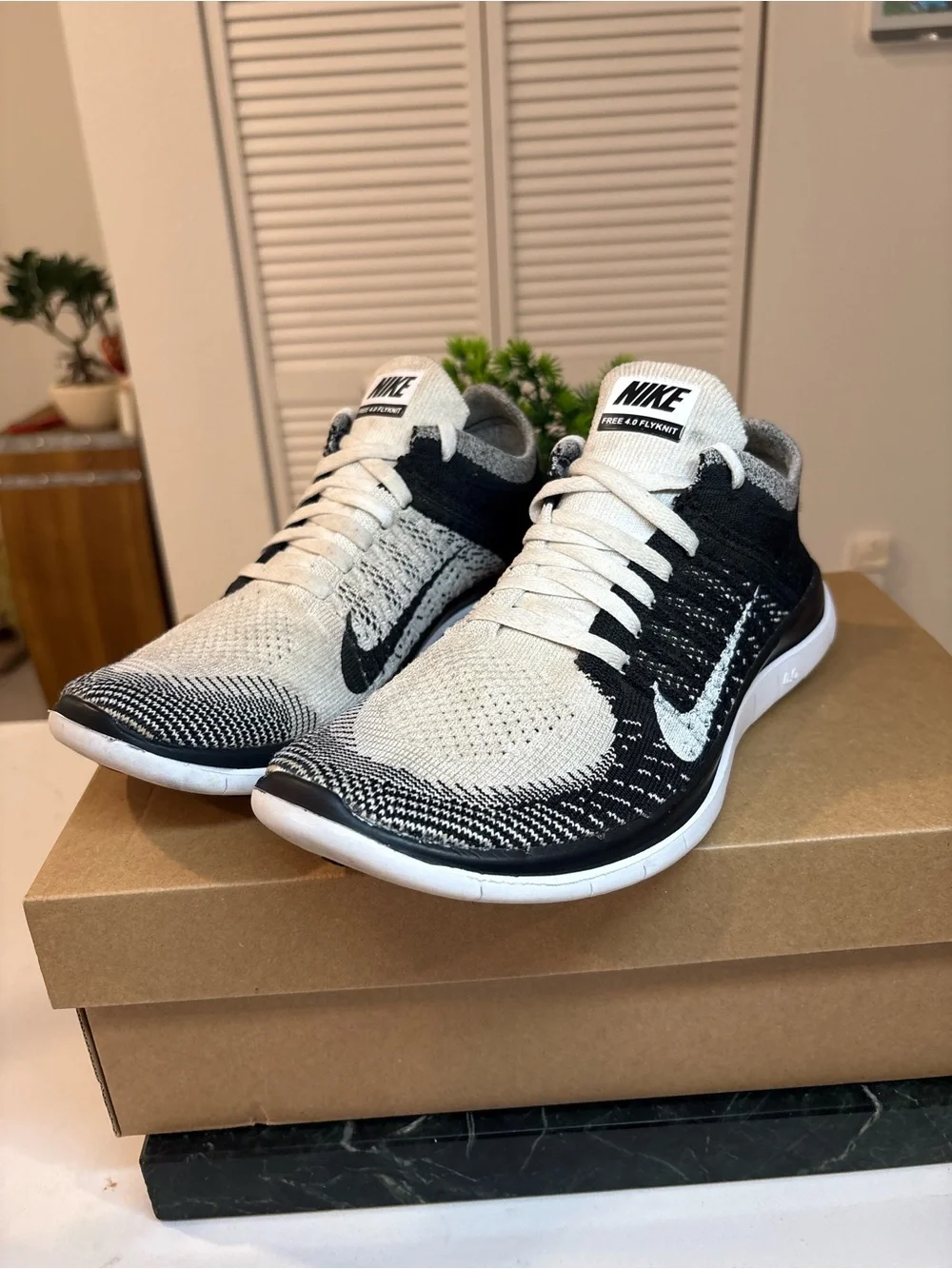 Nike Free 4.0 Flyknit Cookies and Cream Women’s size 8.5 running shoes